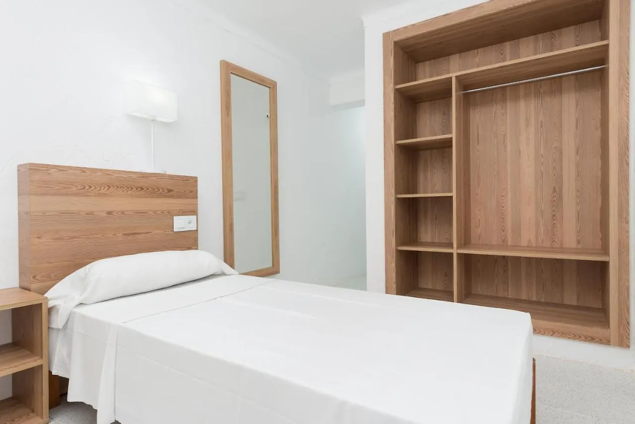 Cozy&Bright Double Room In Cala Ratjada contacts